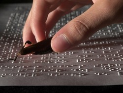 Cumple 55 anos primer libro cubano impreso en Braille